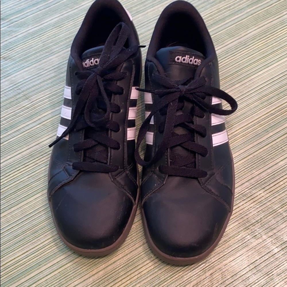 Adidas shoes size 7 in great condition
